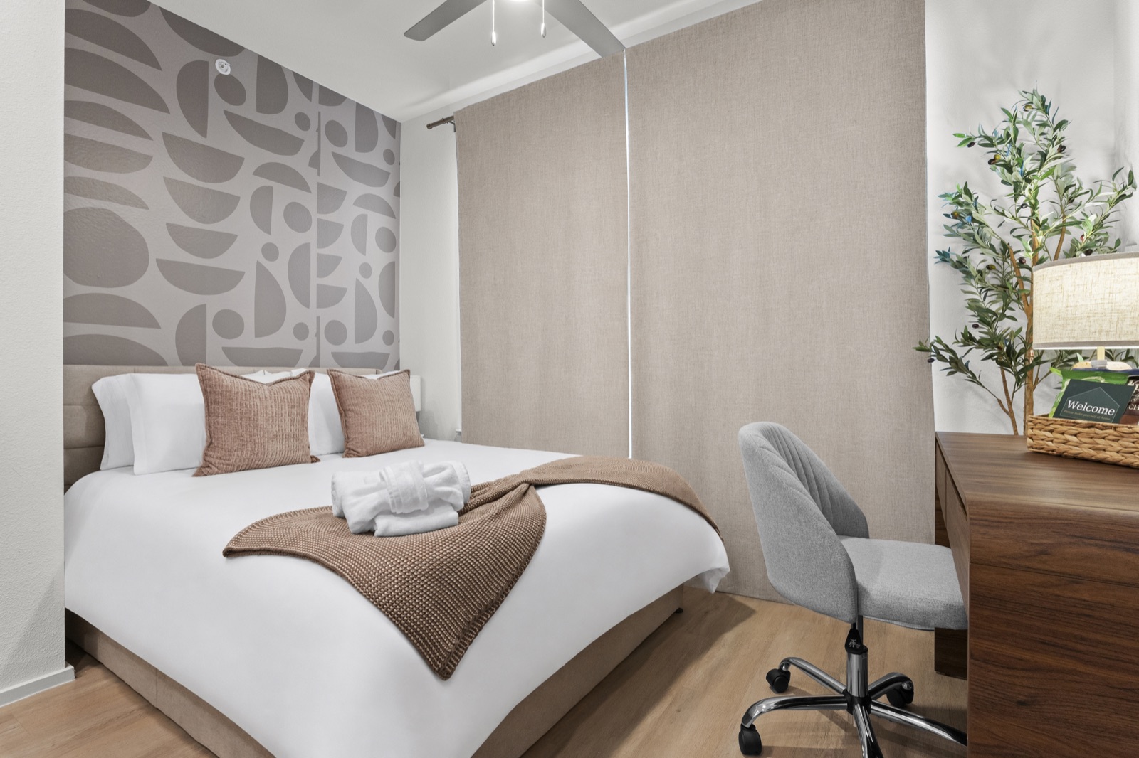 Trendy Studio | Free Parking + Coffee Bar